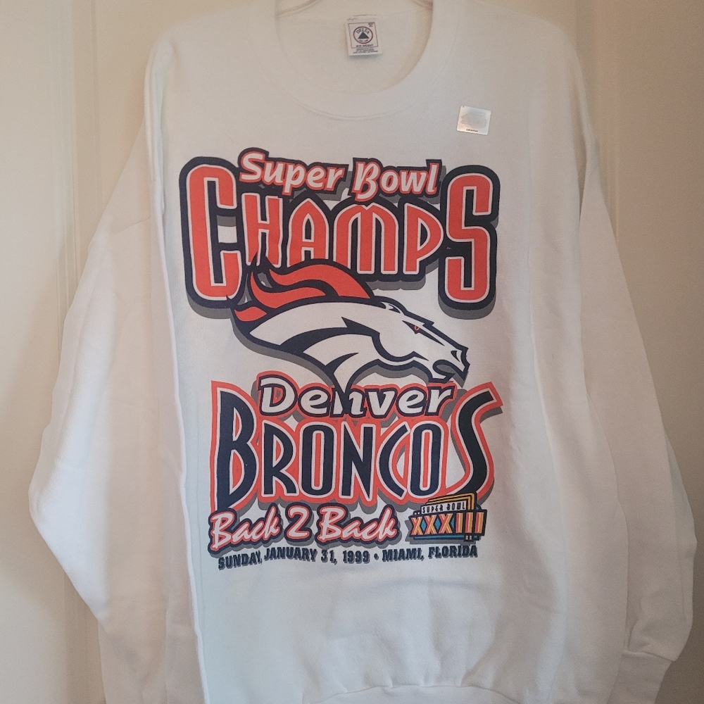 Sweatshirt